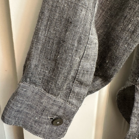 J Jill linen long sleeve, gray blouse, size small in excellent condition - Picture 4 of 4